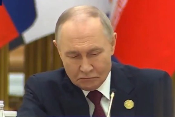 (VIDEO) PUTIN IZNERVIRAN, FACA SVE GOVORI Kakav šamar za "cara" pred kamerama: Posle 34 sekunde drame, shvatili da je MUTIRAN