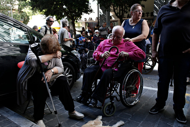 Rewolucja w orzeczeniach o niepełnosprawności i kartach parkingowych. Parlament przyjął nowe przepisy