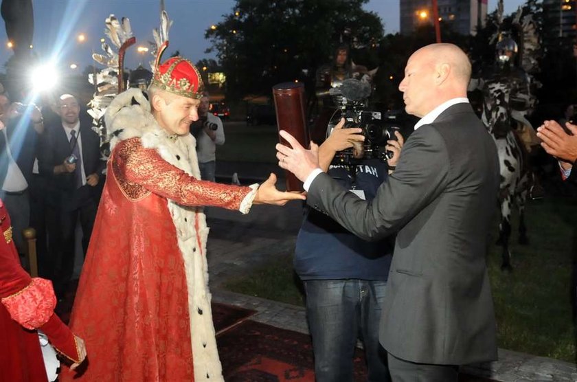 Bruce Willis w Warszawie dostał mieczem