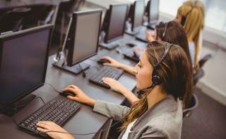 Dlaczego korporacje mogą sobie pozwolić na nieudolną obsługę? I jak długo jeszcze?