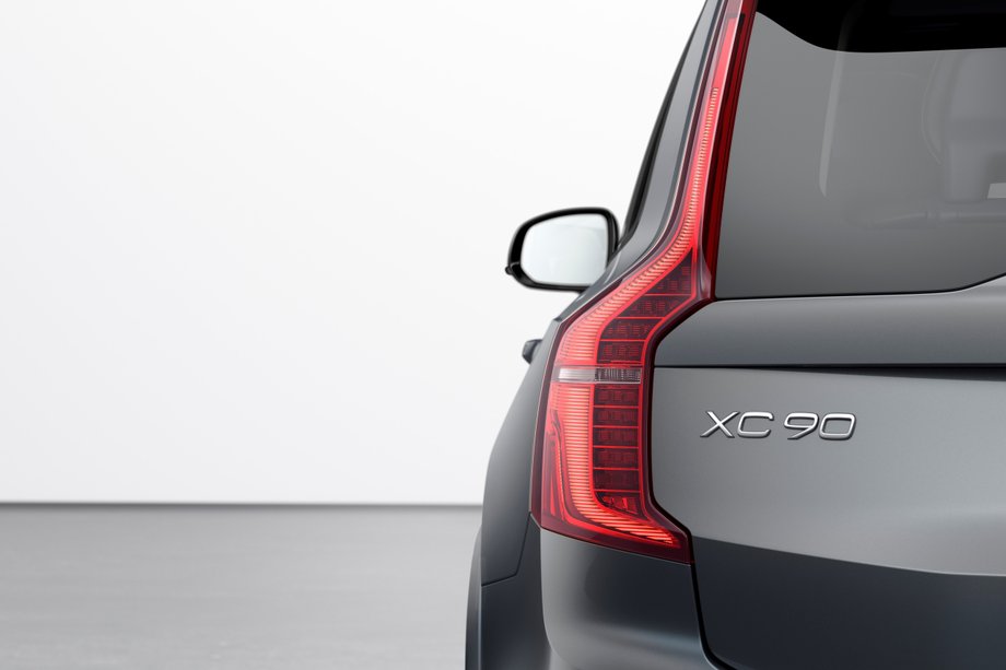 Volvo XC90 Plug-In Hybrid R-Design - zdjęcie poglądowe