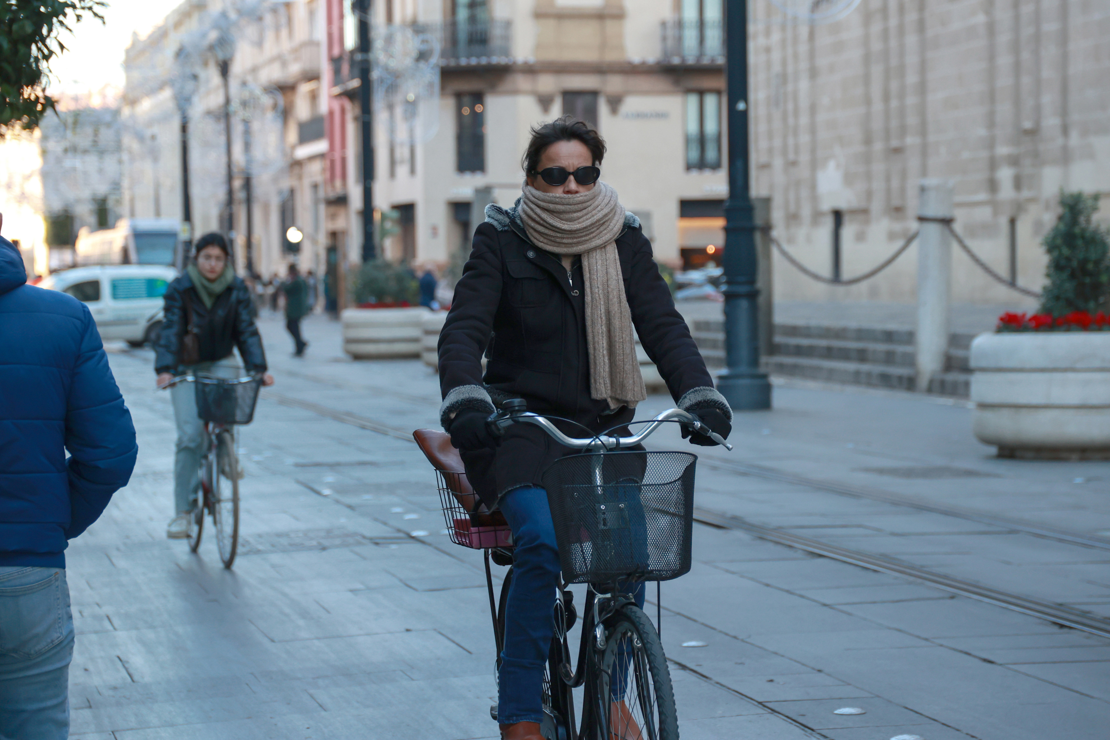 El invierno arranca con frío pero será más cálido de lo normal