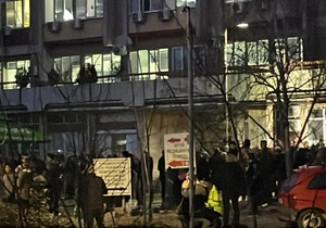 "Blic" ispred bolnice u Kočanima