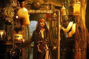 Kadr z filmu &quot;Piraci z Karaibów: Skrzynia umarlaka&quot;
