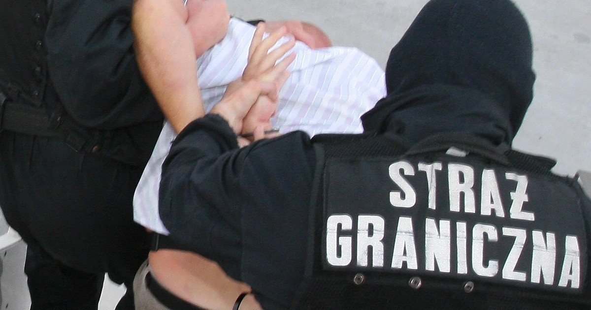 Ośmiu Polaków nie poleciało do Chorwacji. Wywołali skandal na lotnisku