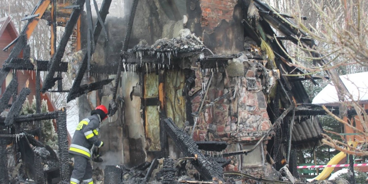 Tragiczny świąteczny poranek w Baligrodzie. W zgliszczach znaleziono ciało kobiety.