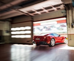 Kuba Wojewódzki sprzedaje ferrari! ZNAMY cenę. "Oferta dla tych, co nie mają węża w kieszeni"