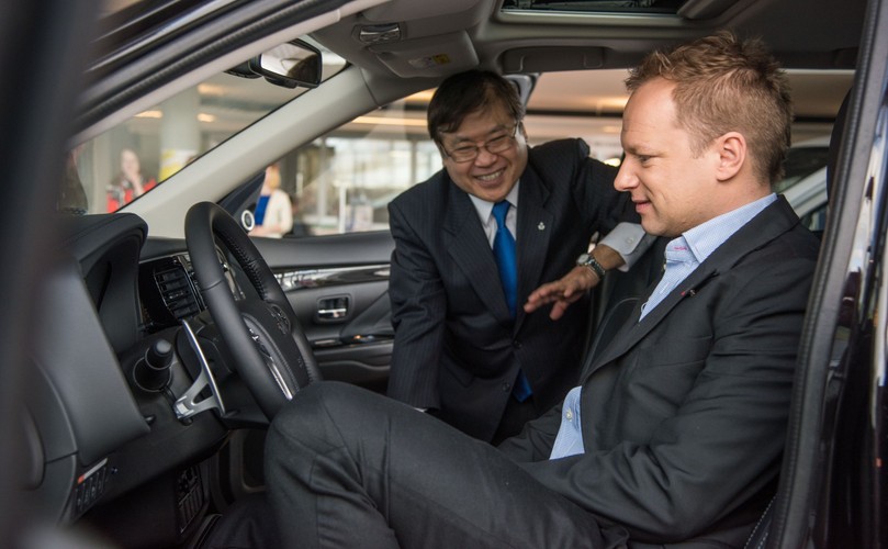 Maciej Stuhr i prezes polskiej filii MMC Yasuyuki Oyama