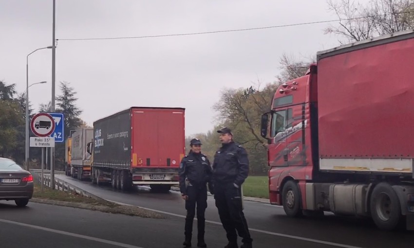 Kamioni na Novom Beogradu