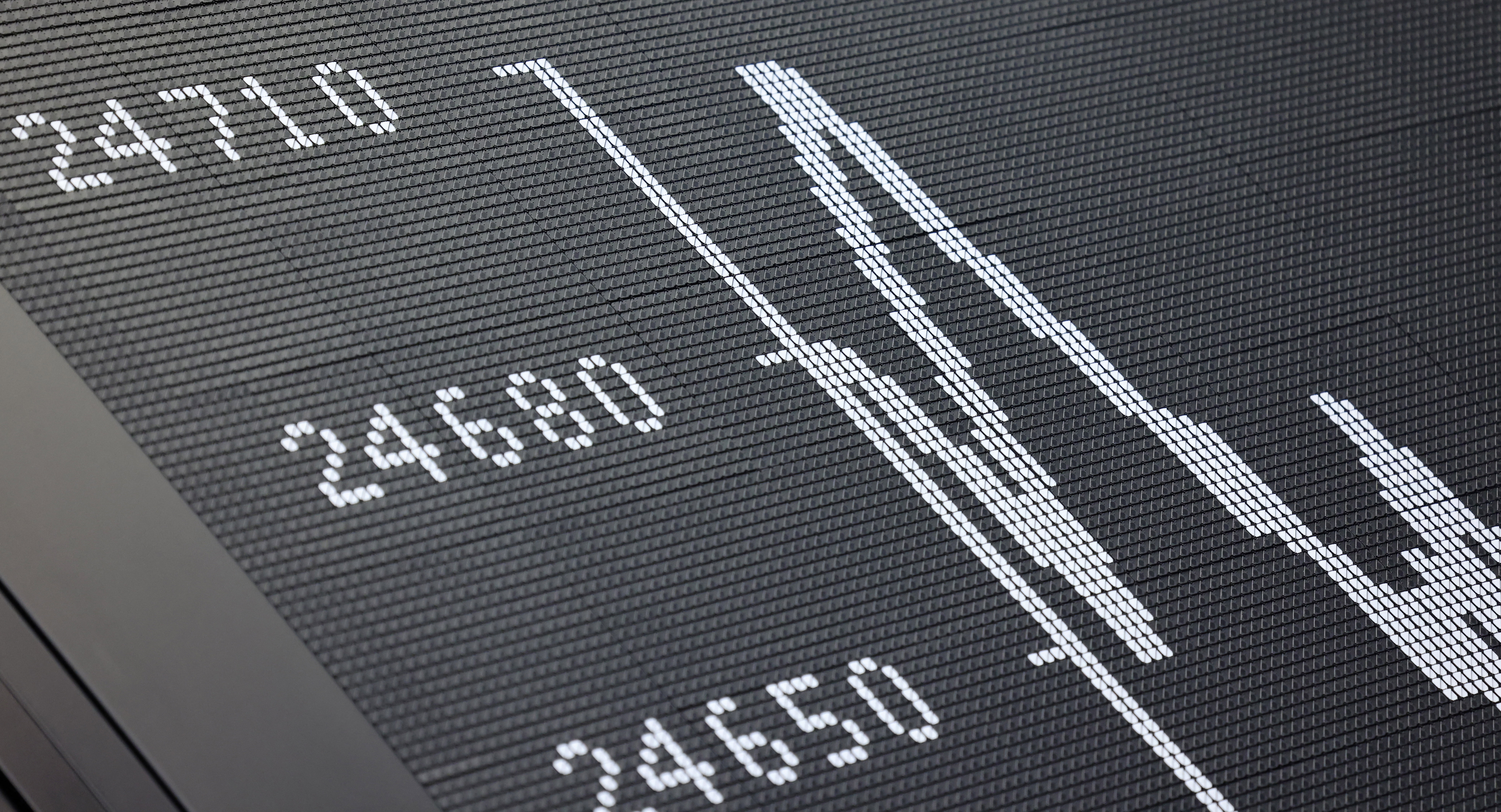 Ukraine-Friedensplan und 83% Zinschance: DAX vorbörslich auf 23.635