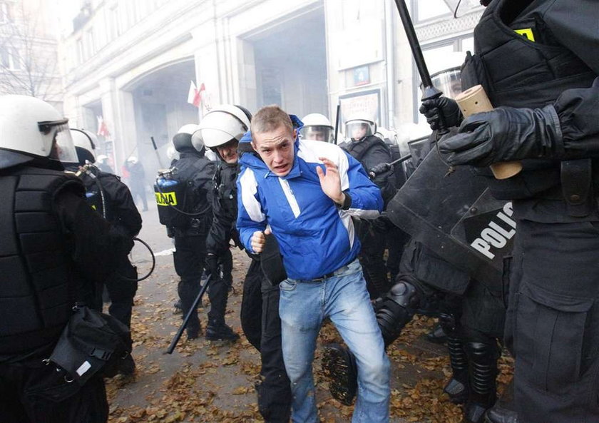 policja, zadyma, demonstracja, dzień niepodległości