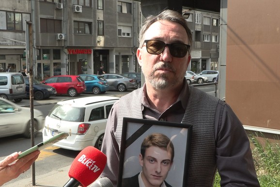 "SIN MI SE 85 DANA BORIO ZA ŽIVOT" Otac Branislava (24) koji je zadobio teške povrede na Vračaru na Aranđelovdan traži PRAVDU