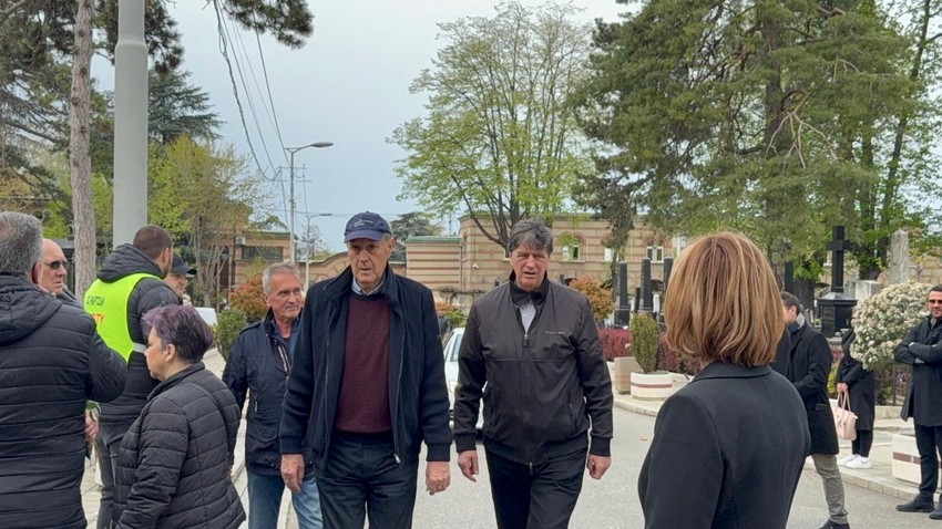 Žarko Zečević na sahrani Duška Vujoševića