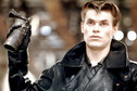 Willem Dafoe jako Raven w filmie "Ulice w ogniu" (1984)