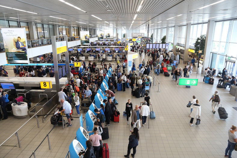 Lotnisko Schiphol w Amsterdamie 