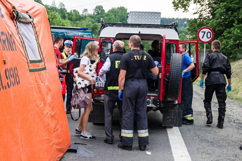 Wypadek autokaru z dziećmi. Wielu rannych