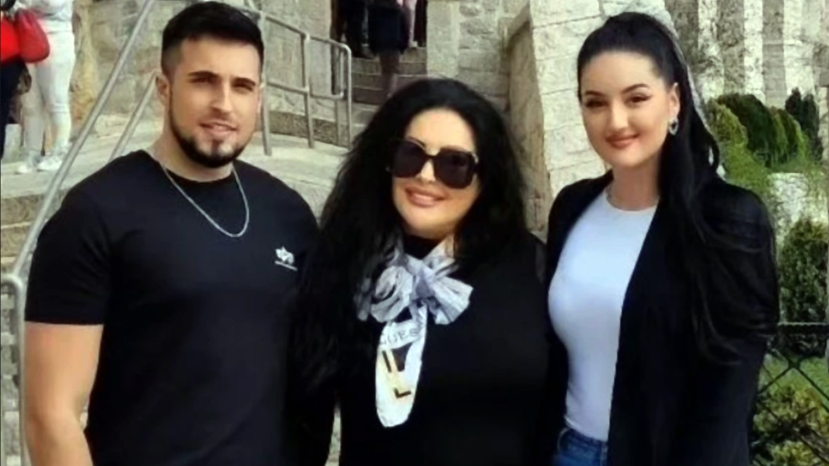 Dragana Mirković sin Marko i ćerka Manuela