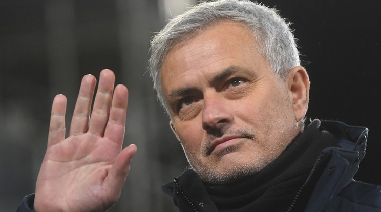 Mourinho nem járt rosszul a kirúgásával / Fotó: MTI/EPA - Neil Hall