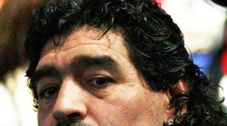 Maradona gyászol