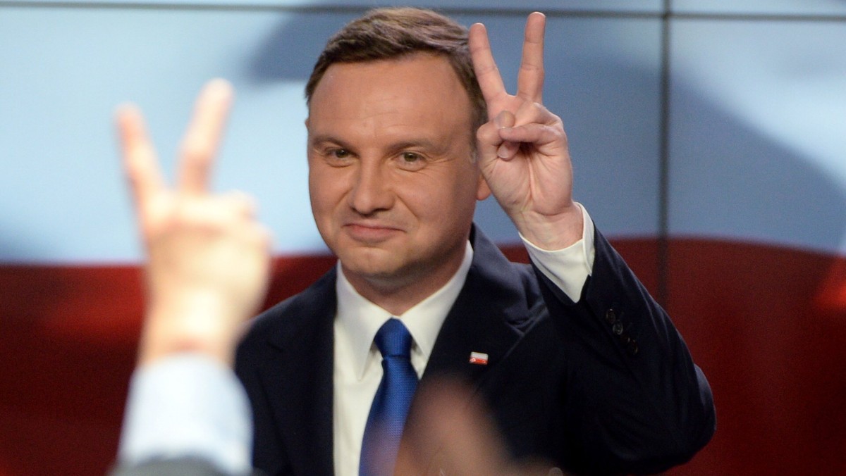 Andrzej Duda wygrał w woj. lubelskim pierwszą turę wyborów prezydenckich uzyskując 43,91 proc. głosów, przed Bronisławem Komorowskim, który zdobył 22,72 proc. Trzecie miejsce z poparciem 21,24 proc. zajął Paweł Kukiz.