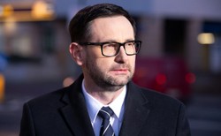 Cena benzyny. Opozycja bije w Obajtka. Szef PKN Orlen: Fałszywe dane