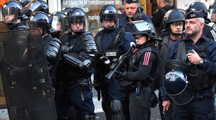 Hatalmas a készültség Párizsban /Fotó: AFP