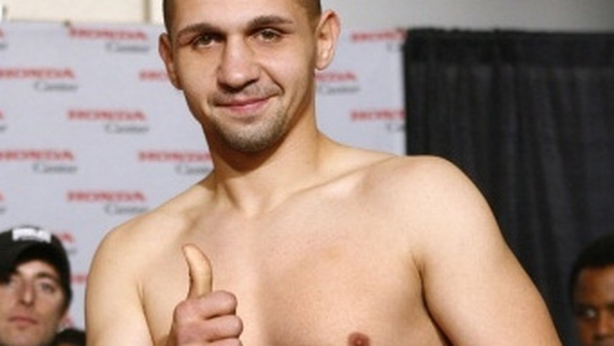 Po sobotniej przegranej Sebastiana Zbika (30-1, 10 KO) z Julio Cesarem Chavezem Jr. (43-0-1, 30 KO), zapytaliśmy się o opinię Pawła Wolaka (29-1, 19 KO), przygotowującego się do kolejnej potyczki z doświadczonym Delvinem Rodriguezem (25-5-2, 14 KO), 15 lipca na gali w Nowym Jorku, w słynnym Roseland Ballroom. Pojedynek Wściekłego Byka będzie pokazywany na żywo w niekodowanej i bardzo popularnej telewizji ESPN.