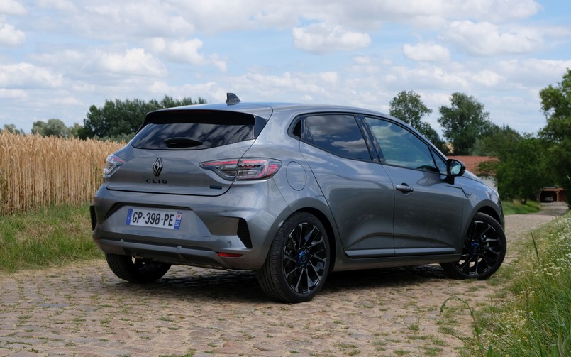 Nowe Renault Clio E-Tech: co się zmieniło przy okazji liftingu?