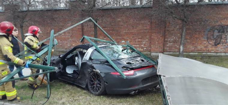 Serwis nie podjął się naprawy Porsche 911 z Łodzi. Auto było praktycznie nowe