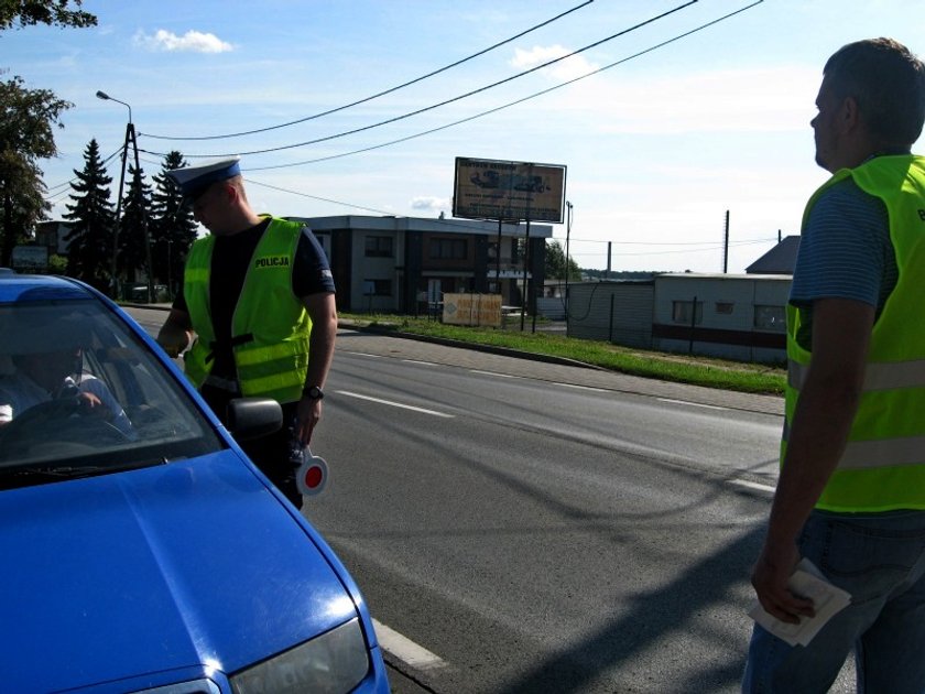 Policjanci rozdawali darmowe alkotesty