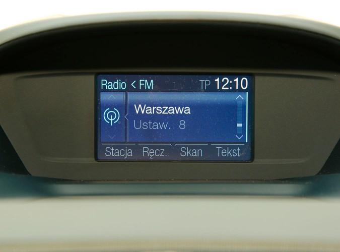 Z czym wam się kojarzą kompaktowe minivany, bo nam z nadmuchanymi autami segmentu C, które są mniej poręczne w mieście i wolniejsze na zakrętach. Po przejażdżce najnowszym fordem c-max diametralnie zmieniamy naszą opinię...