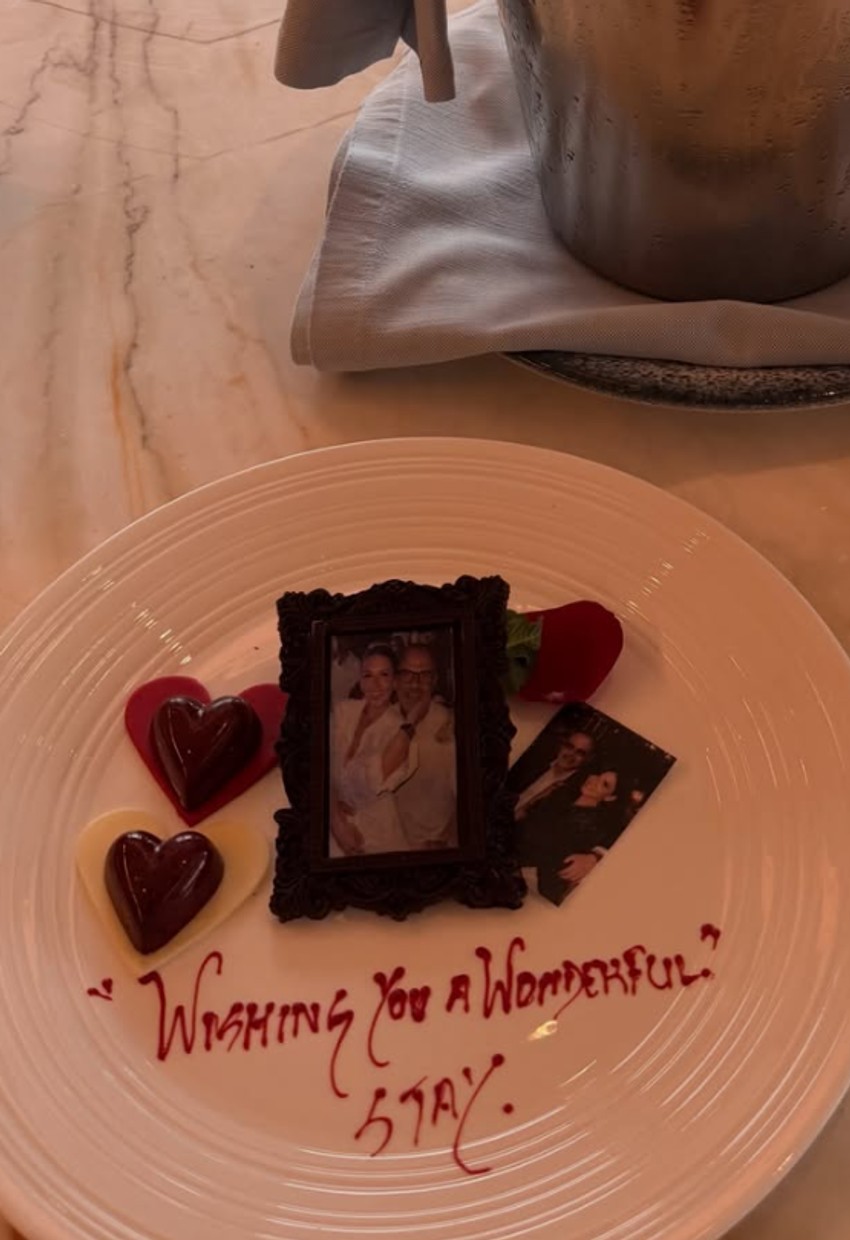 Ana Sević sa porodicom na odmoru 