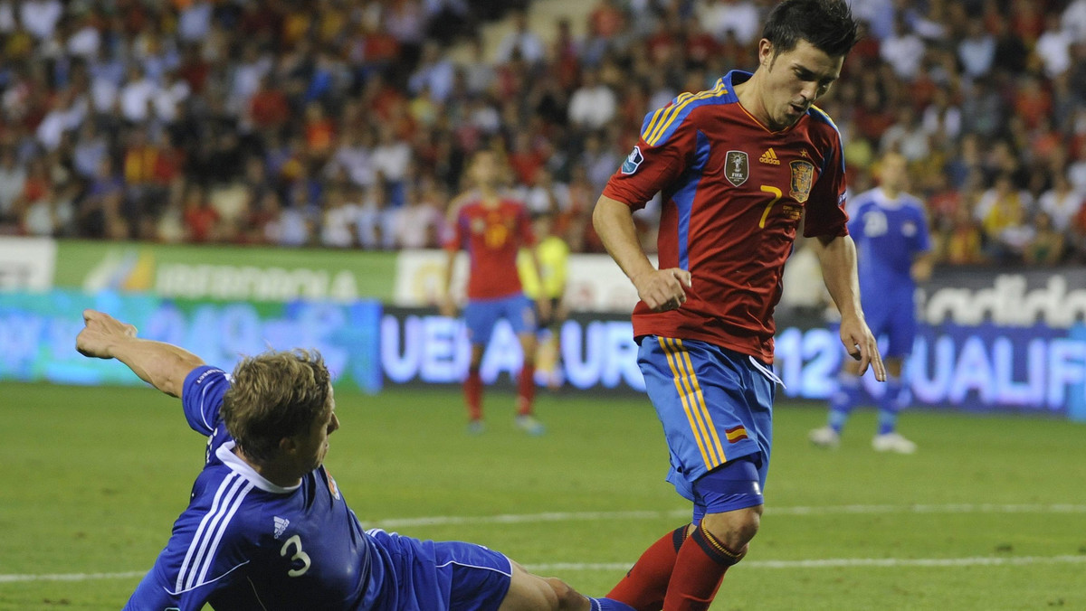 David Villa, król strzelców poprzednich mistrzostw Europy w 2008 roku, nie zagra na Euro 2012 - ogłosiła we wtorek wieczorem Hiszpańska Federacja Piłkarska.