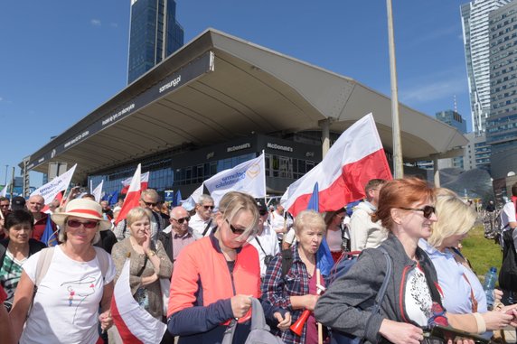 Uczestnicy marszu 4 czerwca w Warszawie