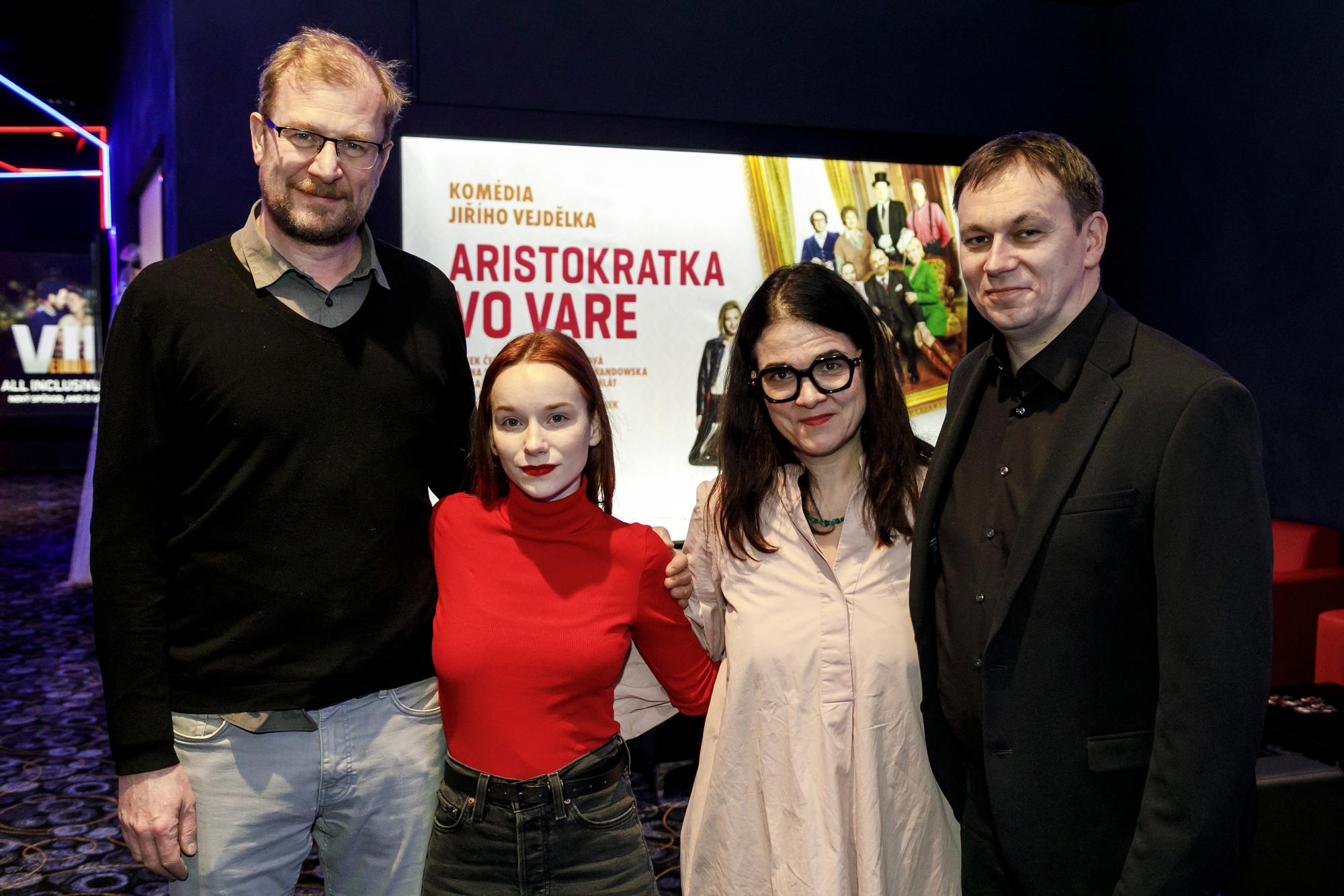 Herec Martin Pechlát, herečka Yvona Stolařová, producentka Karla Stojáková a režisér Jiří Vejdělek.