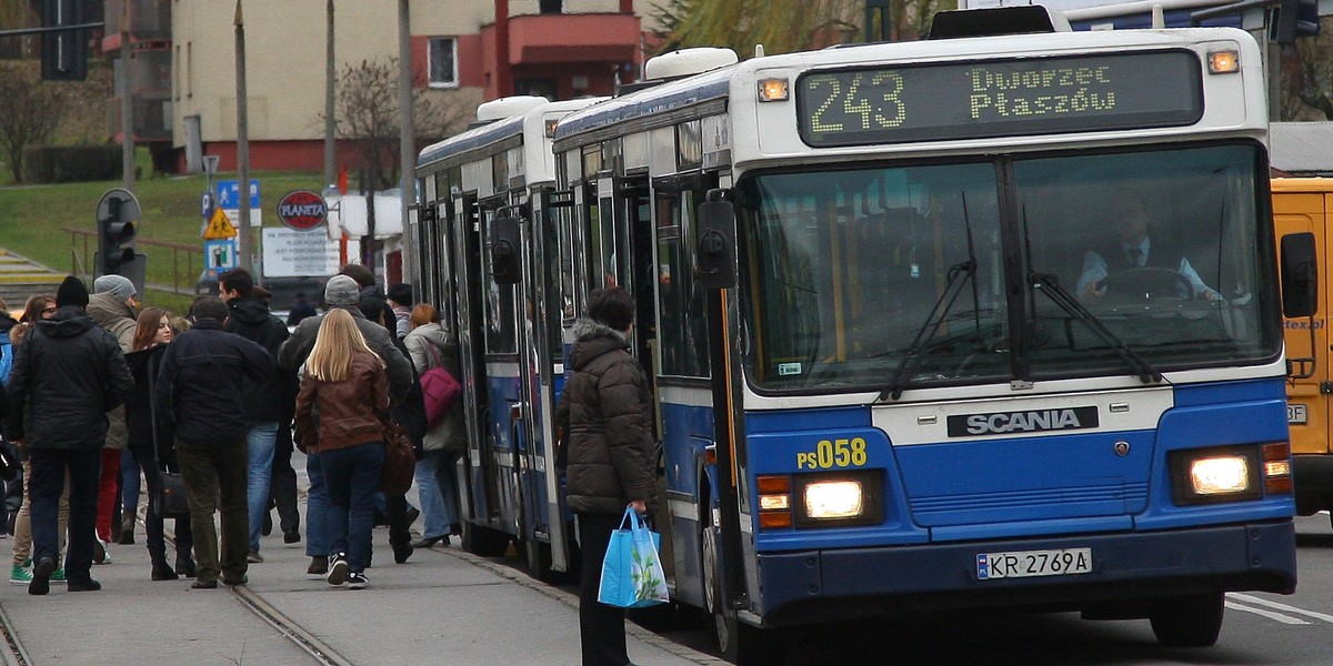 tramwaj przystanek autobus