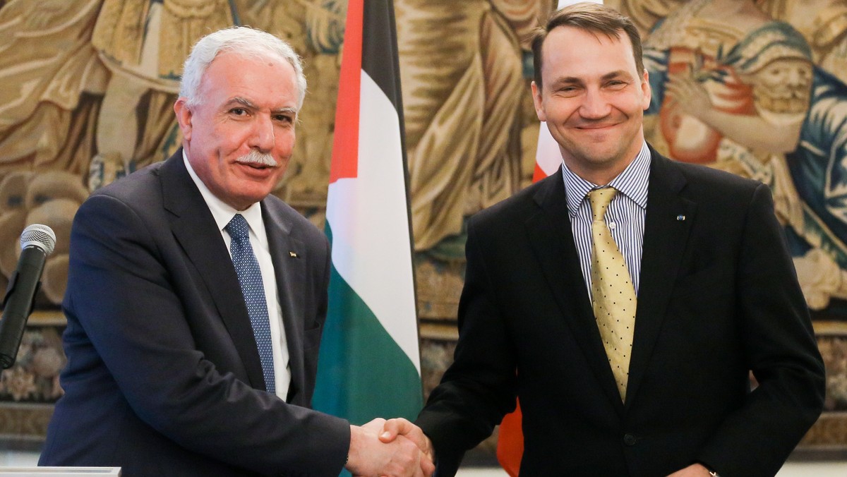 Szefowie MSZ Palestyny i Polski Rijad al-Malki oraz Radosław Sikorski zainaugurowali w Warszawie prace polsko-palestyńskiego komitetu ministerialnego. Ministrowie rozmawiali też m.in. o bliskowschodnim procesie pokojowym i sytuacji chrześcijan w regionie.