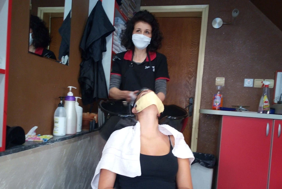 Maske obavezne za vreme friziranja