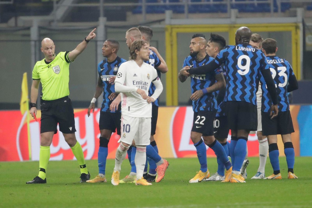 Liga Sampiona Tadic Poludeo Zbog Saigraca Grujic Iskljucen Nikolicev Podvig U Madridu Vidal Podivljao Liverpul Nokautiran