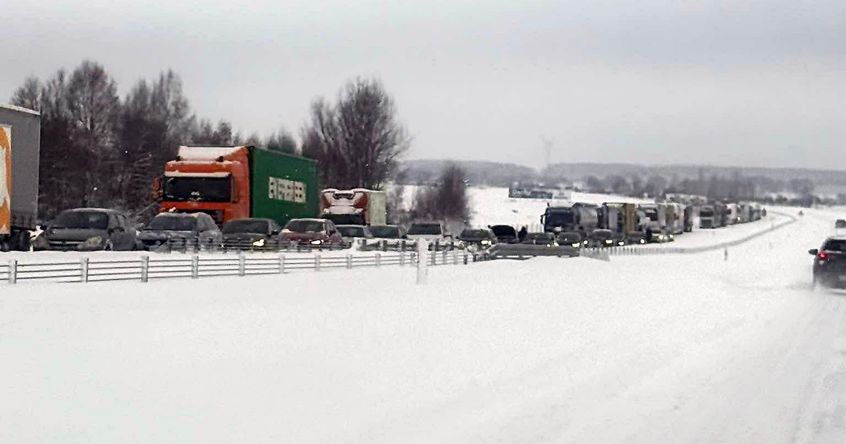Służby mówią, że S7 jest przejezdna. Mamy zdjęcia i nagranie. Nie było widać jezdni