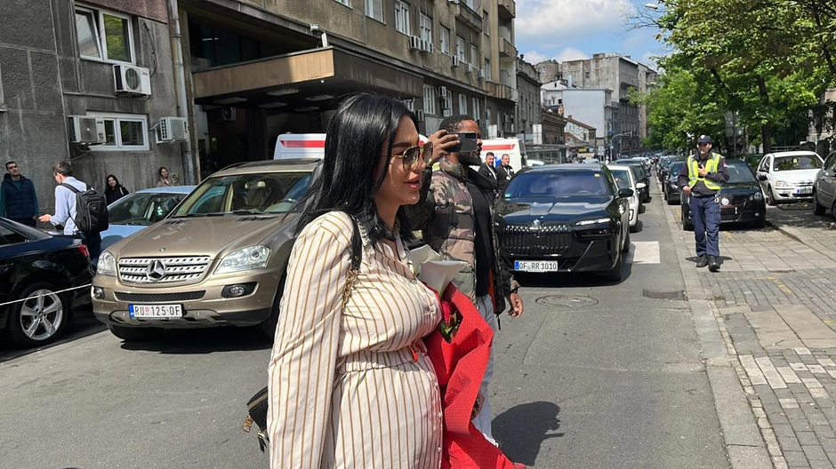 Aleksandra Nikolić izašla iz porodilišta