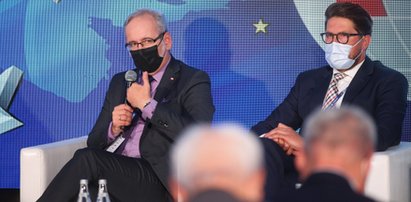 TVP Info przerwała konferencję Niedzielskiego. Pojawiło się "pilne" wydarzenie w kościele