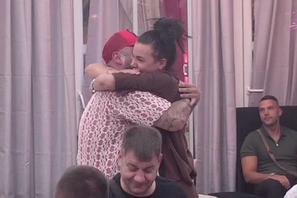 ANITA I LUKA SAZNALI POL BEBE UŽIVO U PROGRAMU Sve puca od emocija u Eliti 9: Zaplakali od sreće kada su čuli