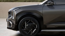 kia zaszalała. nowy suv jest ładny, szybki i oszczędny. ile kosztuje?