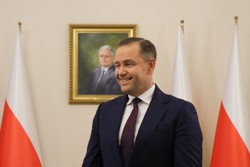 Nawrocki zapowiada rozmowę z szefem MON. "Wojsko musi liczyć 300 tys. żołnierzy"