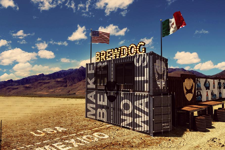 BrewDog słynie z kontrowersyjnych akcji. W odpowiedzi na decyzję Donalda Trumpa o budowie muru na granicy z Meksykiem postanowił postawić bar, którego połowa miała się mieścić w Stanach Zjednoczonych, a druga część w Meksyku.