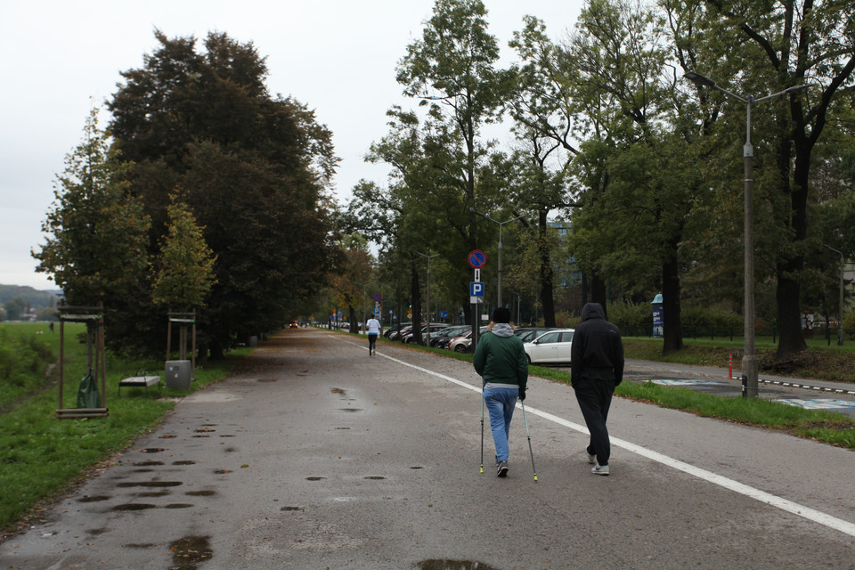 Kraków w czerwonej strefie. Niedzielny poranek