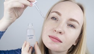 Azelaična kiselina može da se koristi u obliku gela, kreme ili seruma