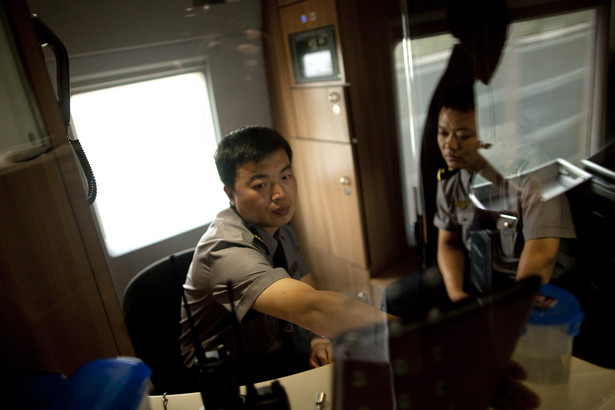 Chińskie szybkie pociągi CRH relacji Szanghaj-Pekin - kabina masztnisty (3)