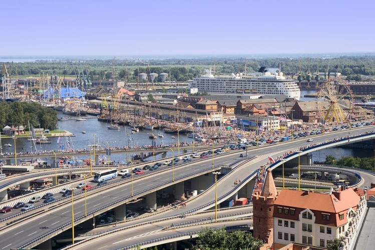 Miasto to ośrodek innowacyjnych technologii, nauki i przedsiębiorczości. Region bogaty jest w świetnie wykwalifikowaną kadrę, która sprawiła, że Szczecin stał się popularną lokalizacją usług BPO, SSC i ICT. Warto podkreślić również rozwój rynku powierzchni biurowej, który liczy obecnie około 120 000 m2 i nadal dynamicznie rośnie.